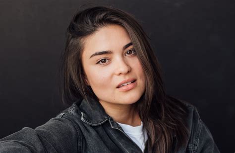  Devery Jacobs: Emerging Talent in Indigenous Cinema 