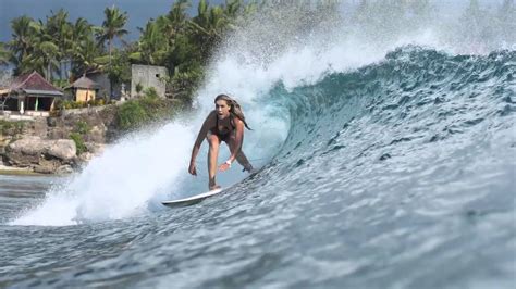  Erica Hosseini's Journey to Stardom in the Surfing Industry 