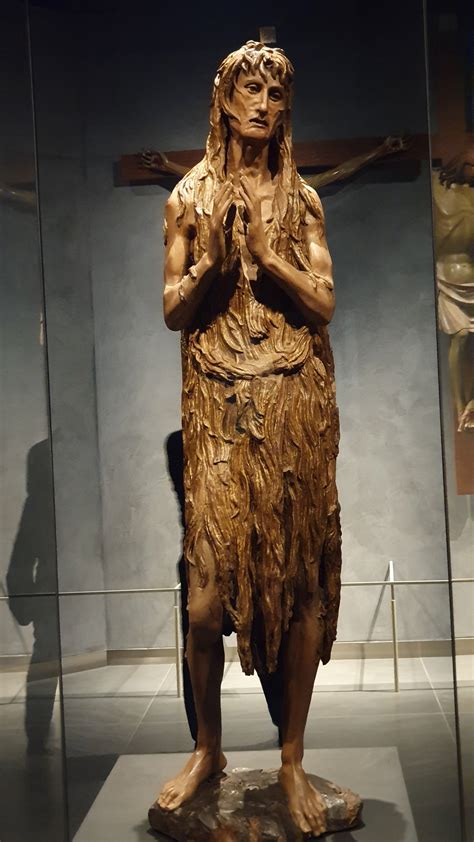 A Glimpse into Maria Magdalena's Age, Height, and Figure