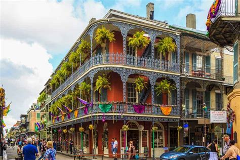 A Journey to Discovering Oneself in the Colorful Streets of New Orleans