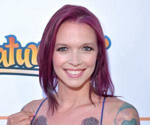 Anna Bell Peaks: Exploring the Fascinating Life of a Rising Star