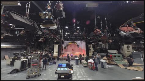 Behind the Scenes: Life on the SNL Set