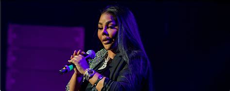 Breaking Barriers: Lil Kim's Impact on Women in Rap