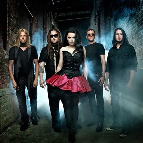 Discovering Evanescence: The Formation of the Band and Its Impact