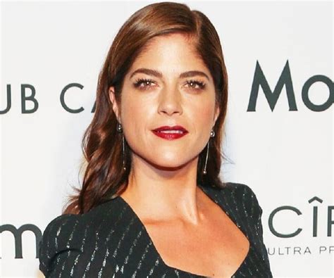 Discovering Selma Blair's Age, Height, and Figure