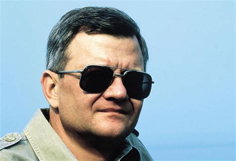 Early Life and Background of Tom Clancy