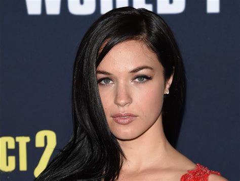 Exploring Alexis Knapp's Height and Physical Appearance