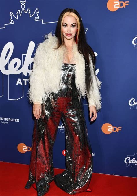 Exploring Aura Dione's Unique Style and Fashion Choices