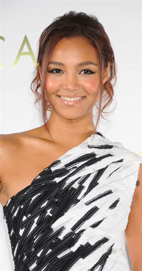 Exploring Crystal Kay's Height, Figure, and Fashion Choices