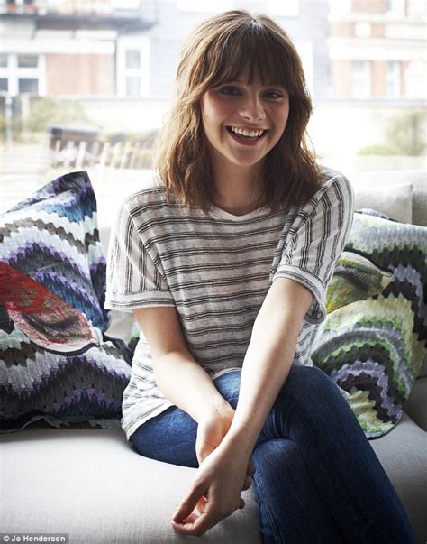 Gabrielle Aplin's Personal Life: Relationships and Inspirations