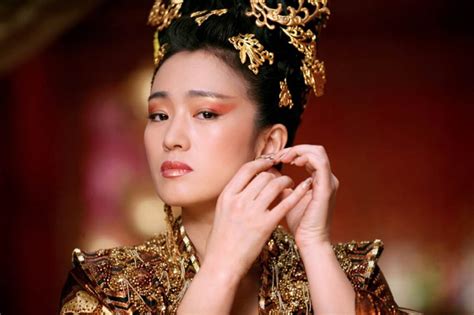 Gong Li: A Journey from Theater to Hollywood