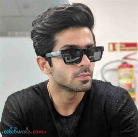 Kunal Saluja's Unique Style and Personality