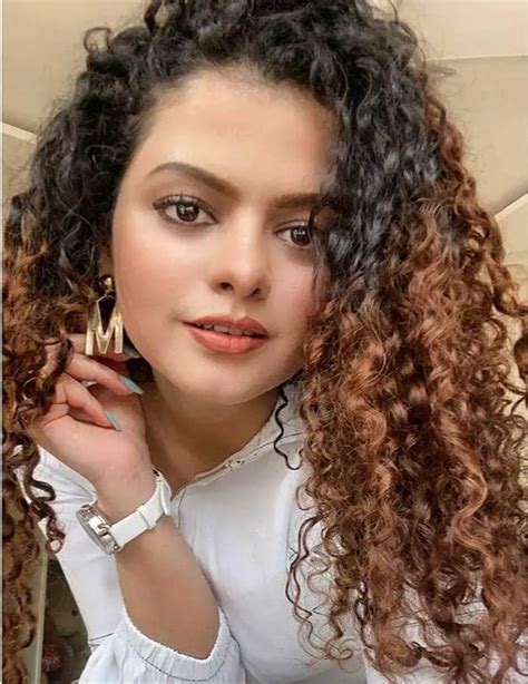 Palak Muchhal: Height, Figure, and Personal Style