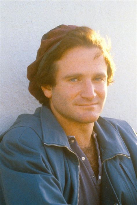 Robin Williams: Moving from the World of Stand-Up Comedy to Achieving Hollywood Stardom