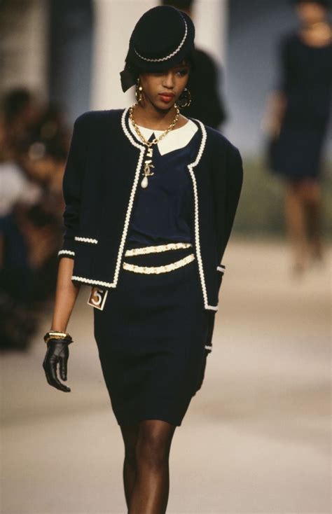 Spectacular Fashion Style and Iconic Outfits of the Unforgettable Chanel Silk