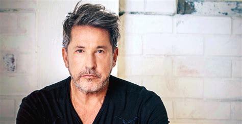 The Captivating Charisma of Ricardo Montaner