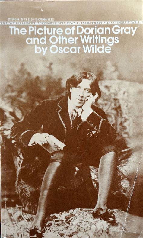 The Flamboyant Artistry of Oscar Wilde: A Master of Wit and Satire