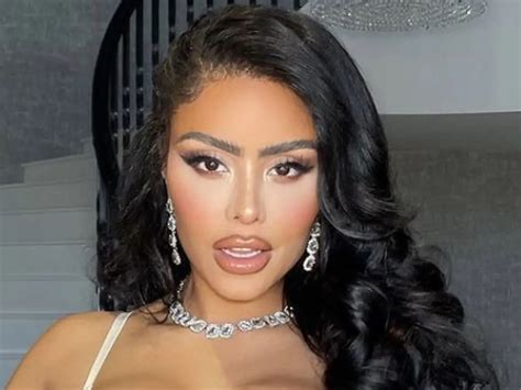 The Influence and Impact of Chloe Saxon on Fans and Followers