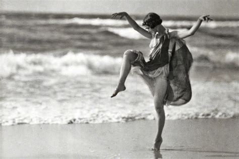 The Revolutionary Dance Style of Isadora Duncan