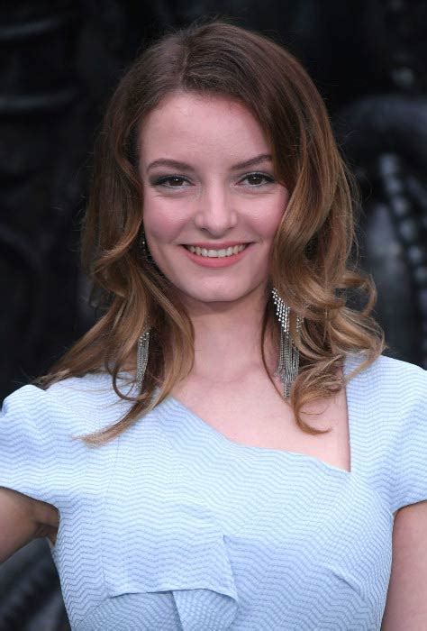 Unveiling Dakota Blue Richards's Age, Height, and Physical Appearance