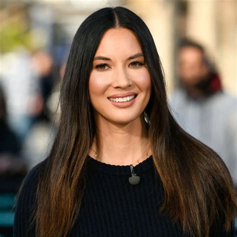 Unveiling the Secrets of Olivia Munn's Age, Height, and Figure
