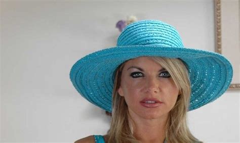 Vicky Vette: A Journey Through Life