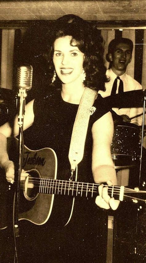 Wanda Jackson: Transitioning from Country Music Sensation to Rockabilly Royalty