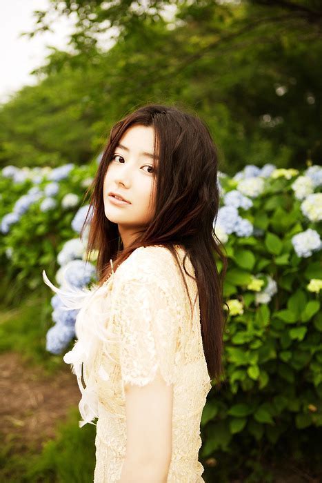 Yuzu Kitagawa: A Rising Star in the Entertainment Industry